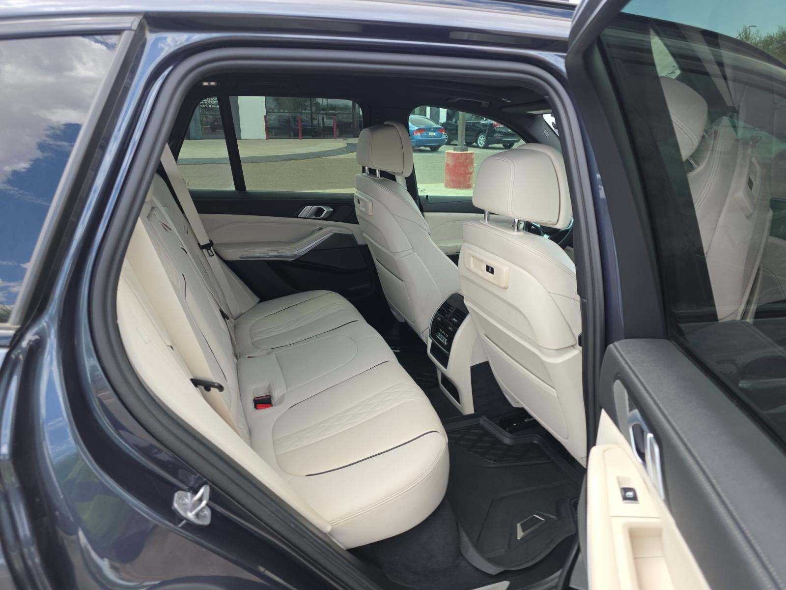 2022 BMW X5 M50i AWD