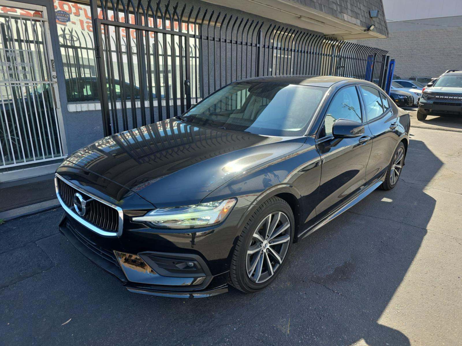 2021 Volvo S60 T5 Momentum FWD