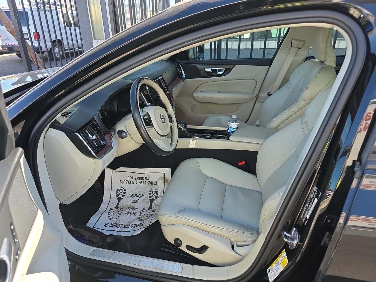 2021 Volvo S60 T5 Momentum FWD