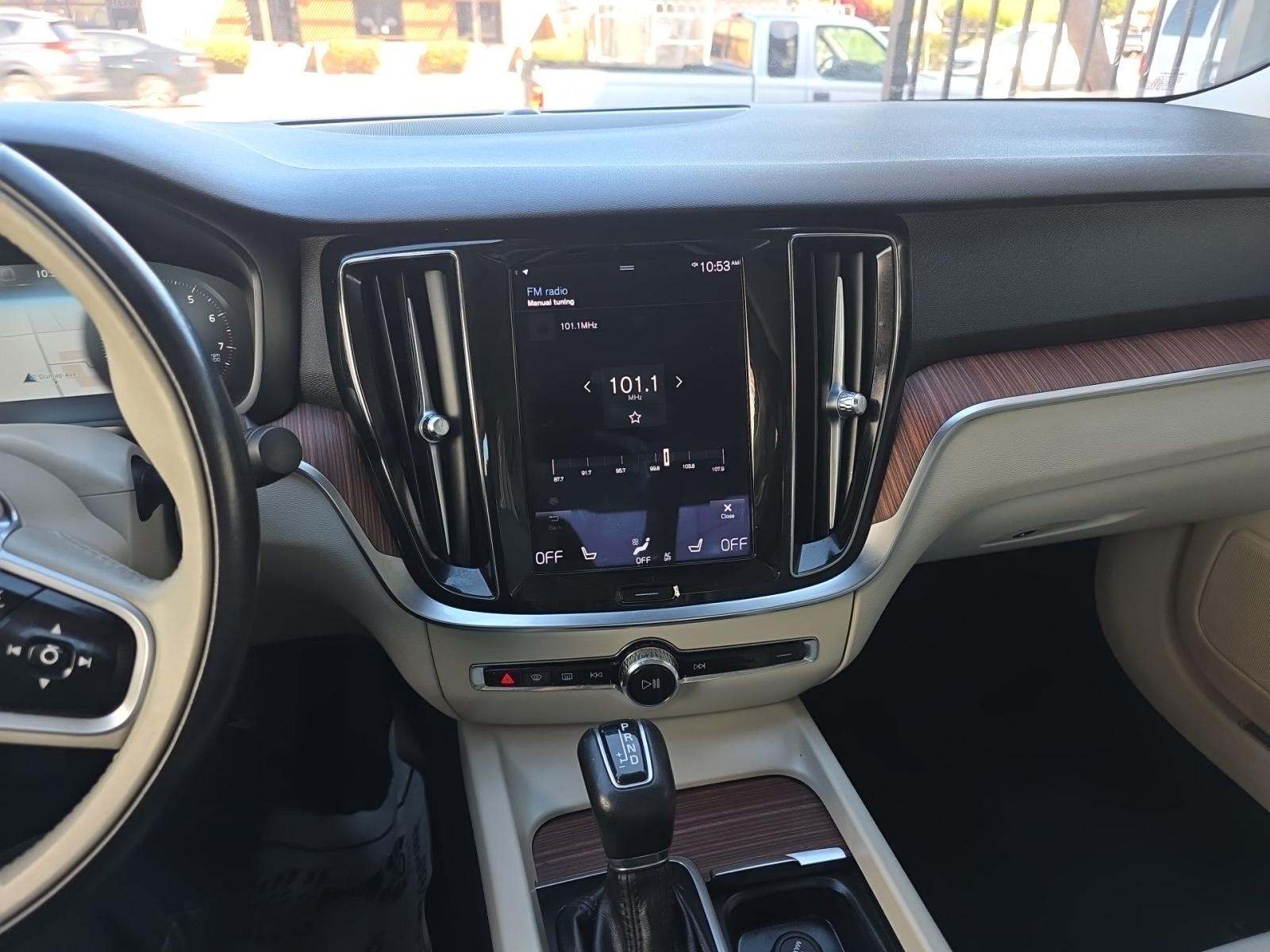 2021 Volvo S60 T5 Momentum FWD