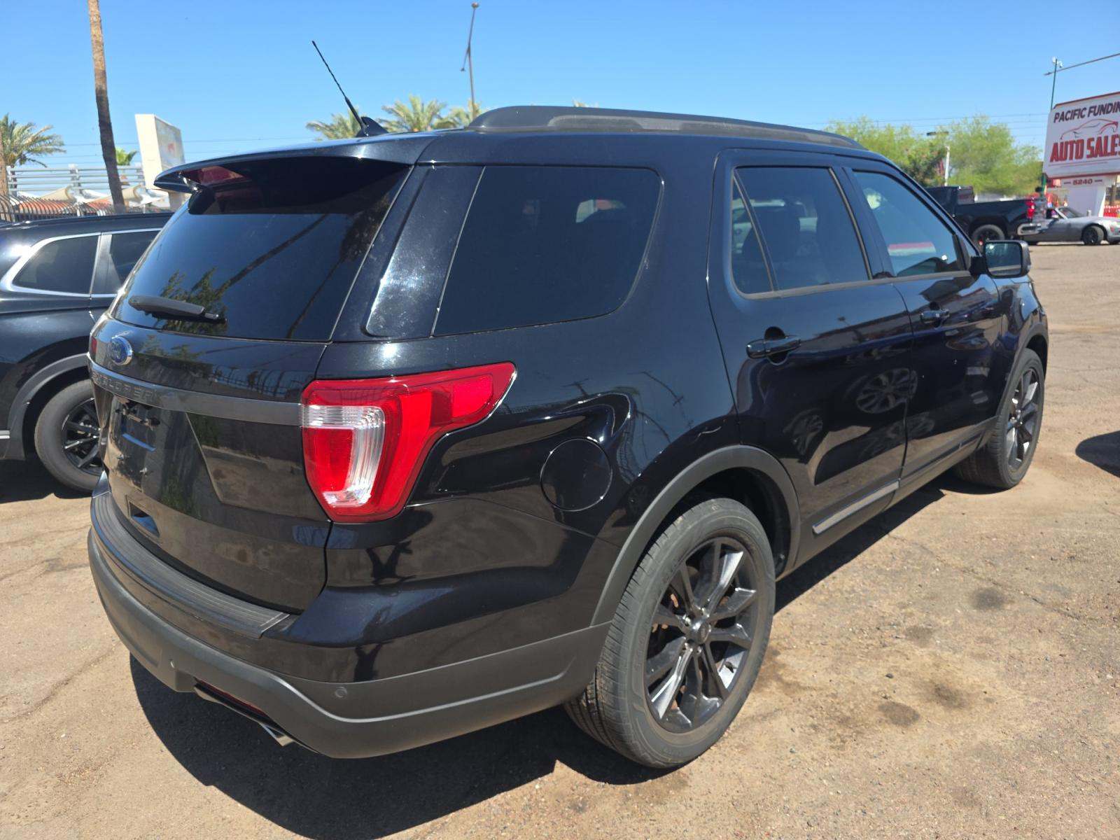 FORD EXPLORER - 3
