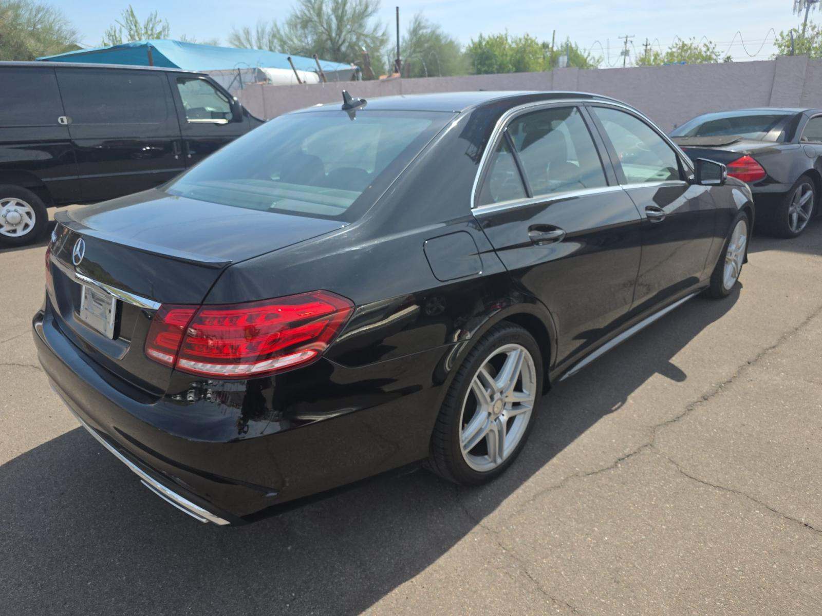 MERCEDES-BENZ E-CLASS - 3