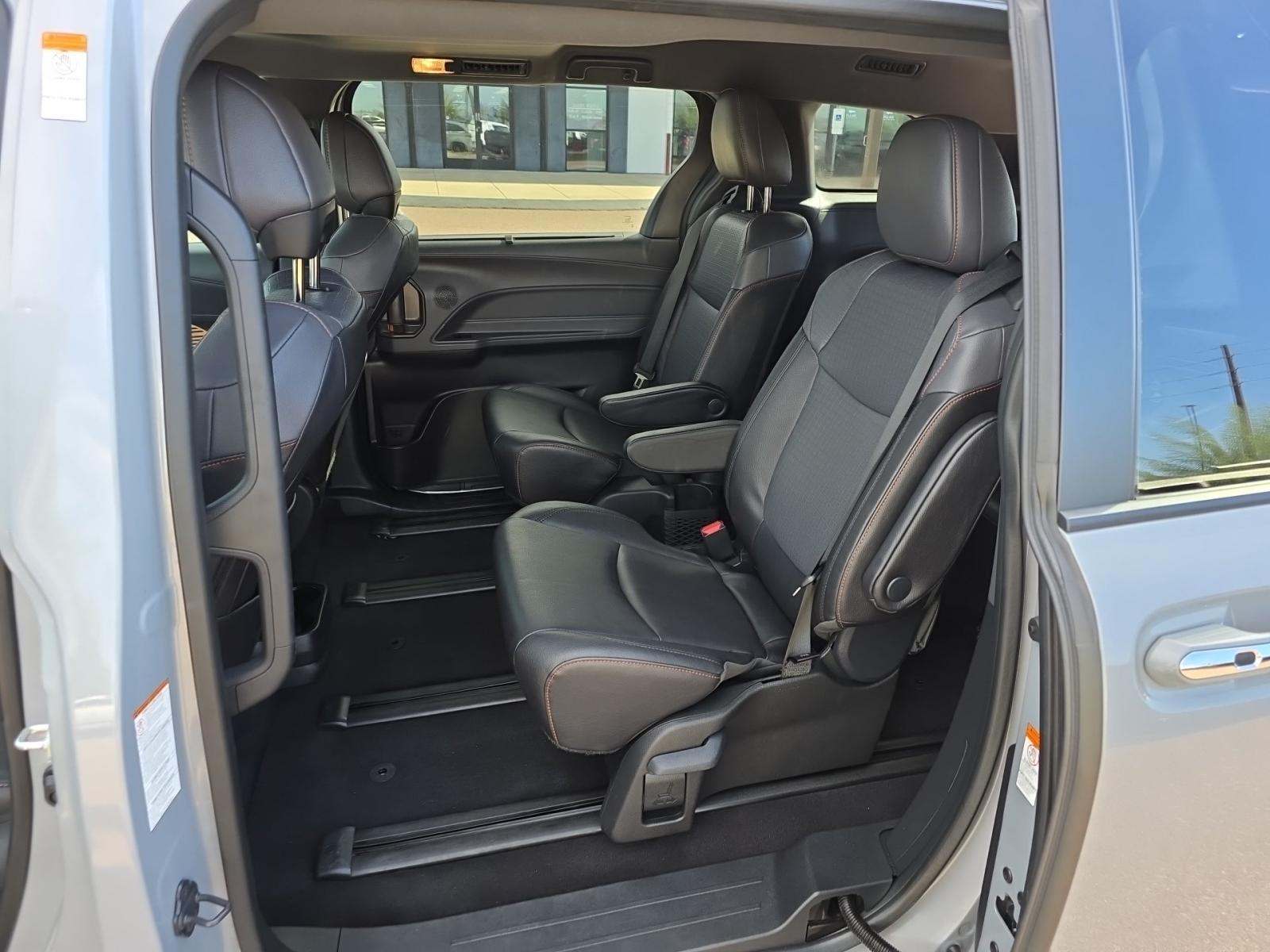 2024 Toyota Sienna XSE FWD
