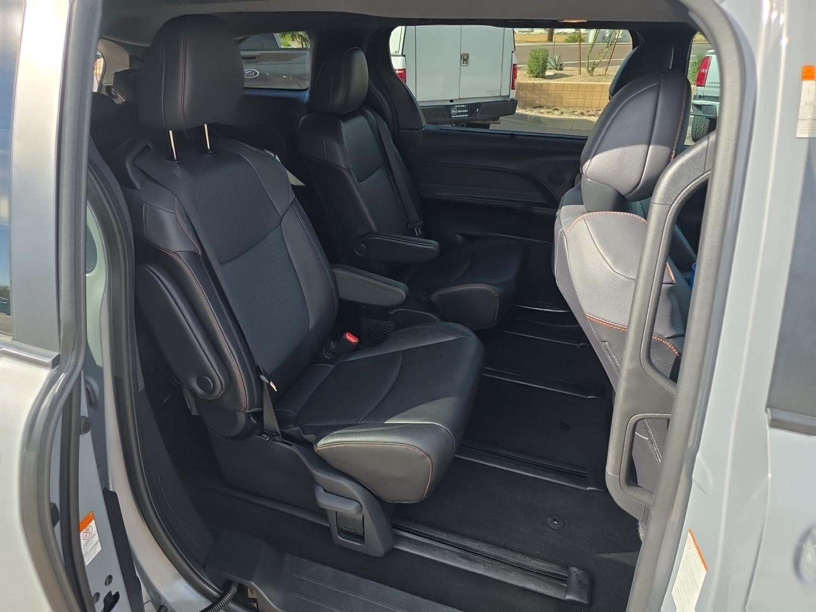 2024 Toyota Sienna XSE FWD