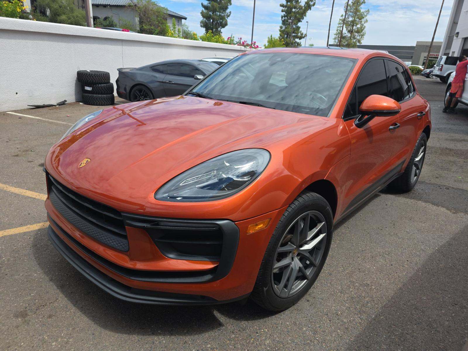 2022 Porsche Macan Base AWD