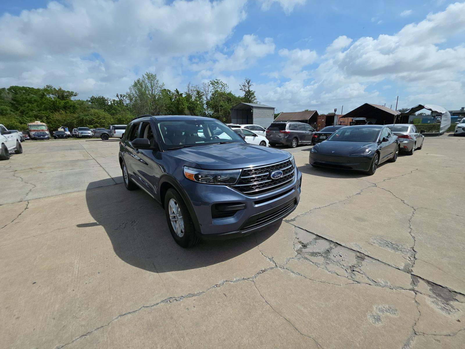 FORD EXPLORER - 4
