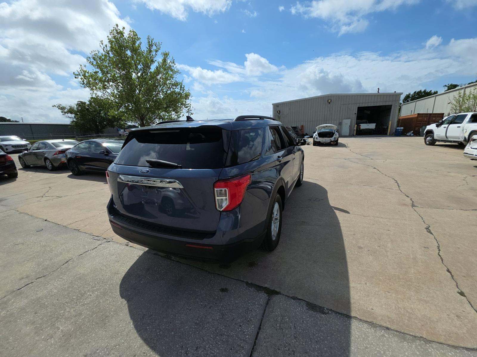 FORD EXPLORER - 3