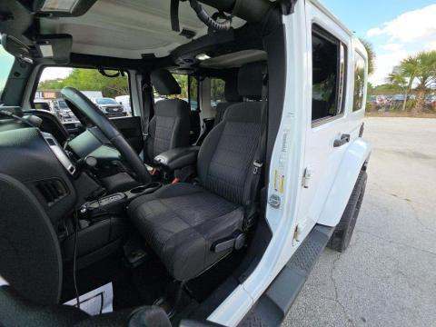 JEEP UNLIMITED SAHARA - 6