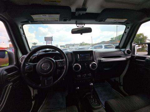 JEEP UNLIMITED SAHARA - 10