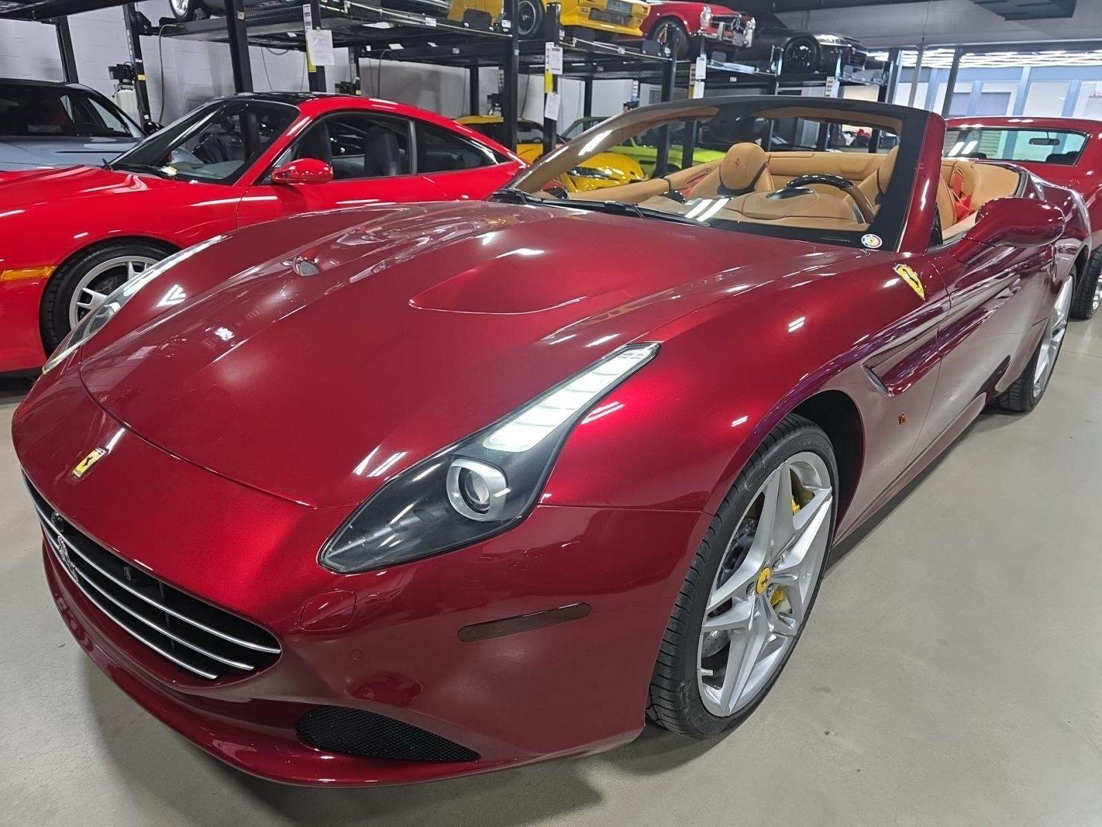 2015 Ferrari California Base RWD