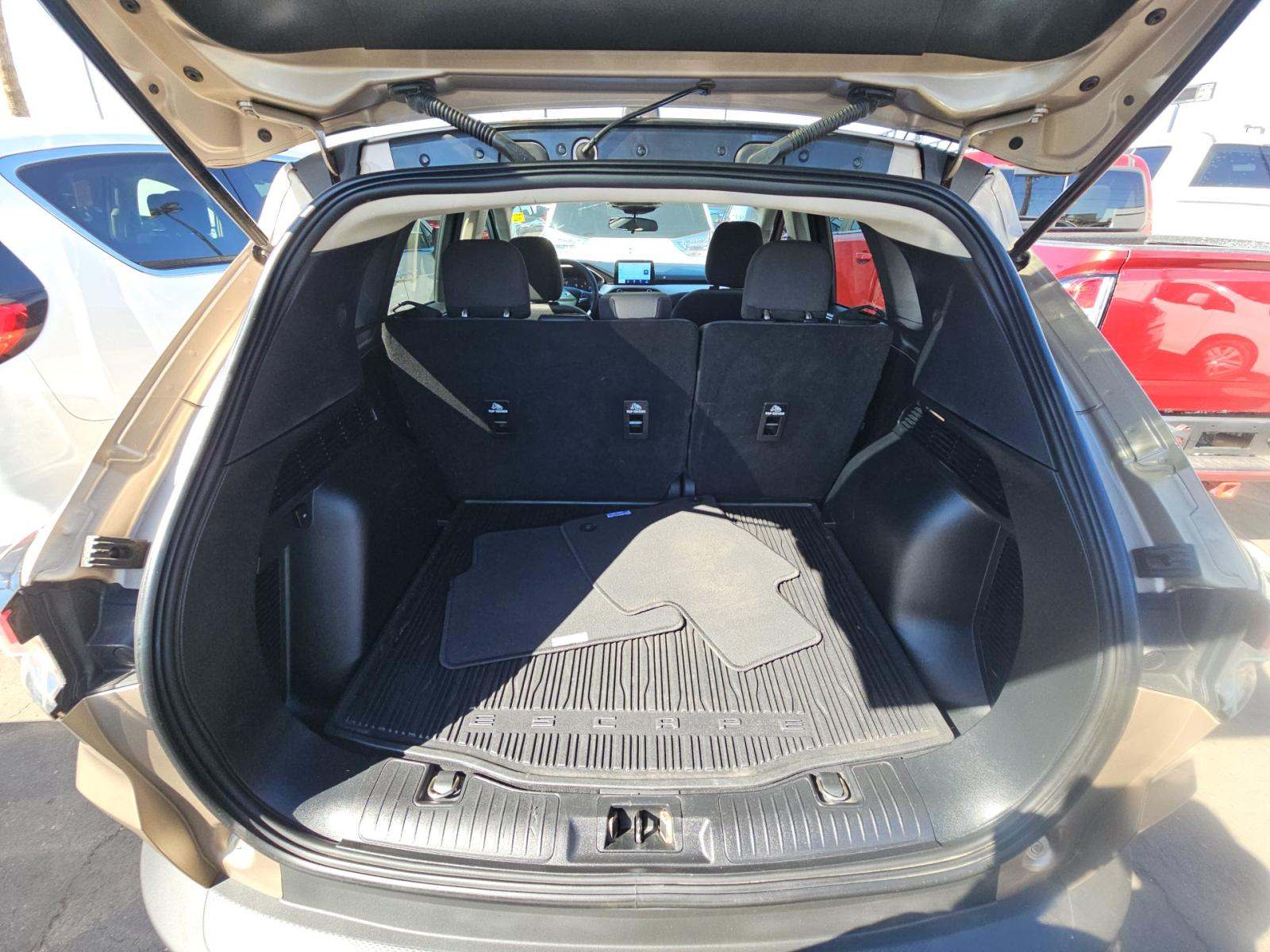 2020 Ford Escape SE FWD