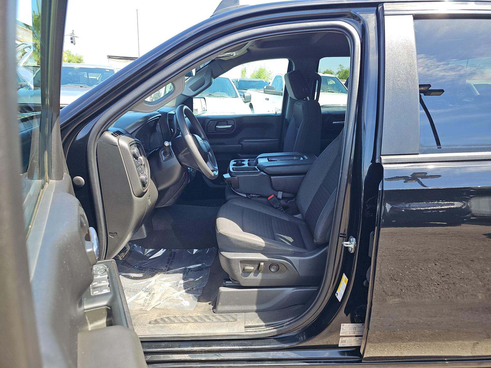 2023 Chevrolet Silverado 1500 Custom AWD