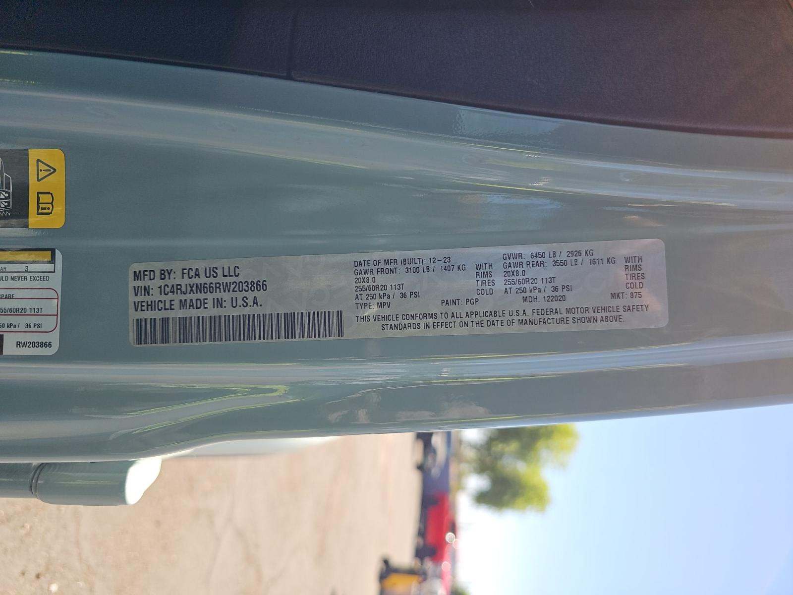 JEEP GRAND CHEROKEE - 1