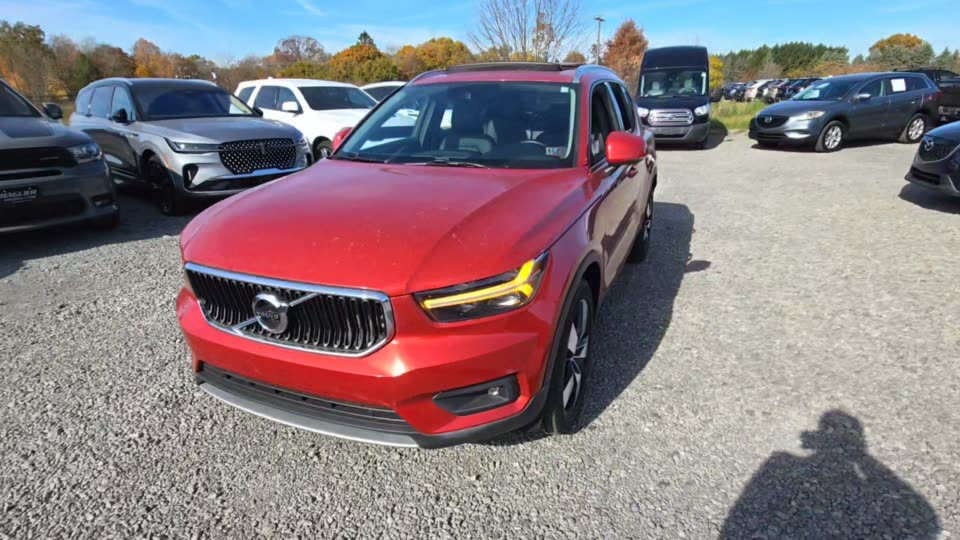 2021 Volvo XC40 T5 Momentum