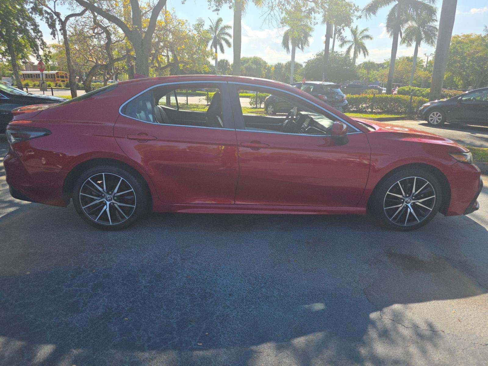 2021 Toyota Camry SE FWD