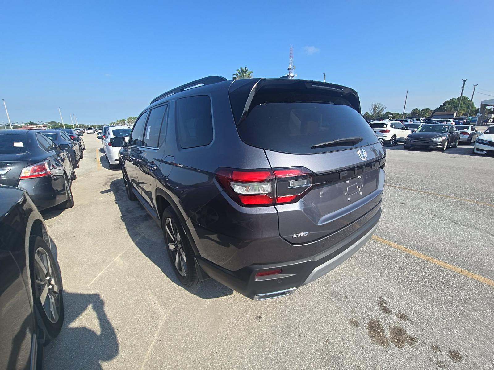 2025 Honda Pilot Touring AWD