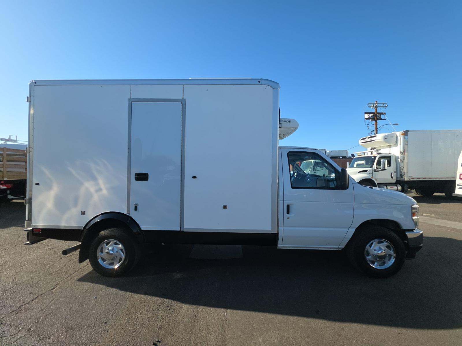 FORD E-350 - 4
