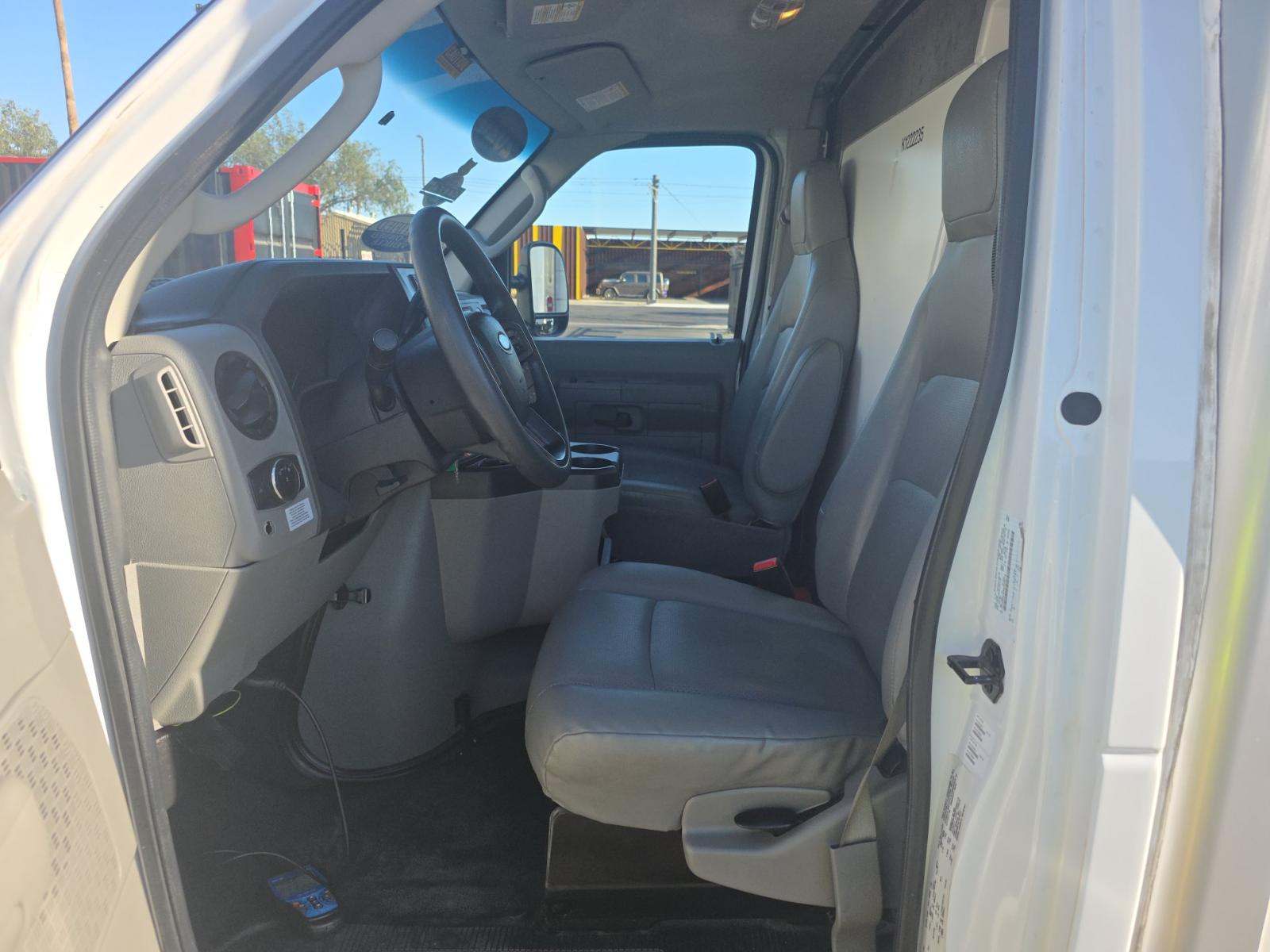 FORD E-350 - 6