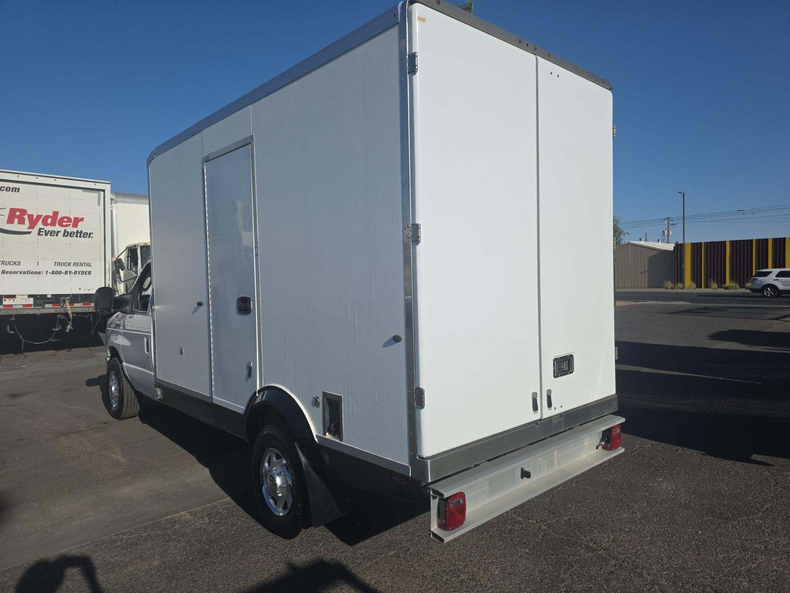 FORD E-350 - 2