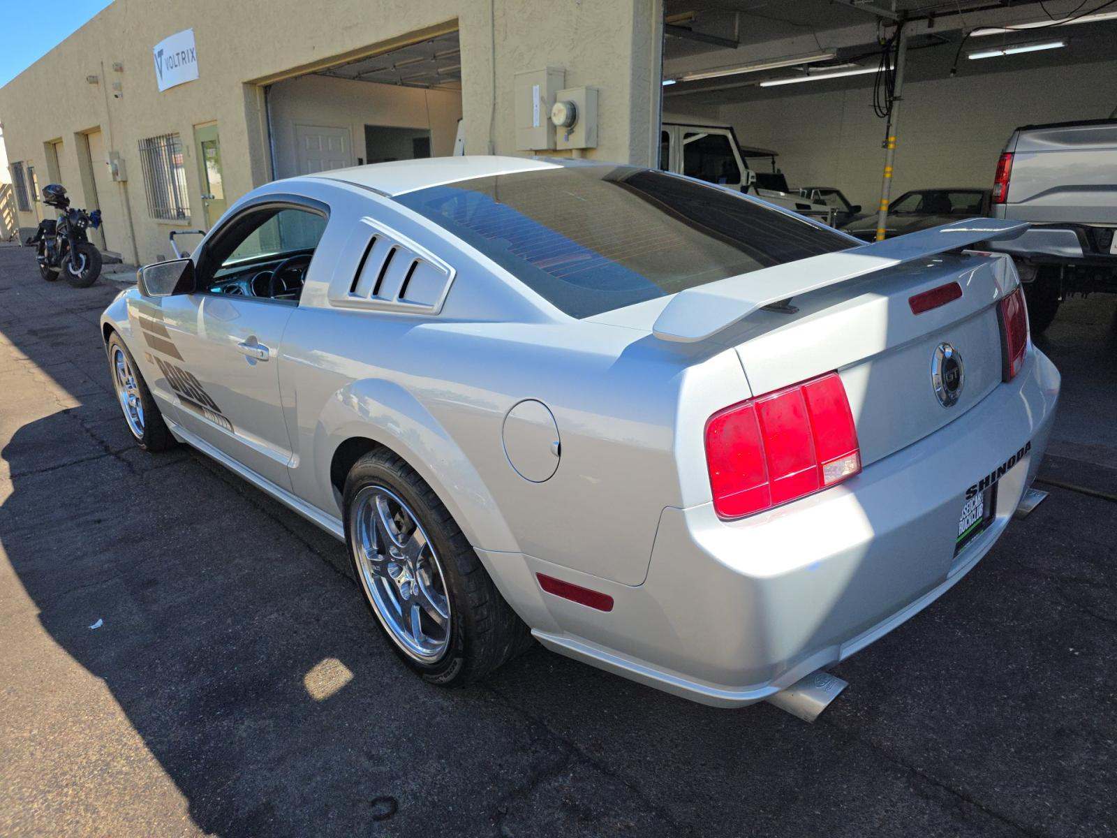 FORD MUSTANG - 2