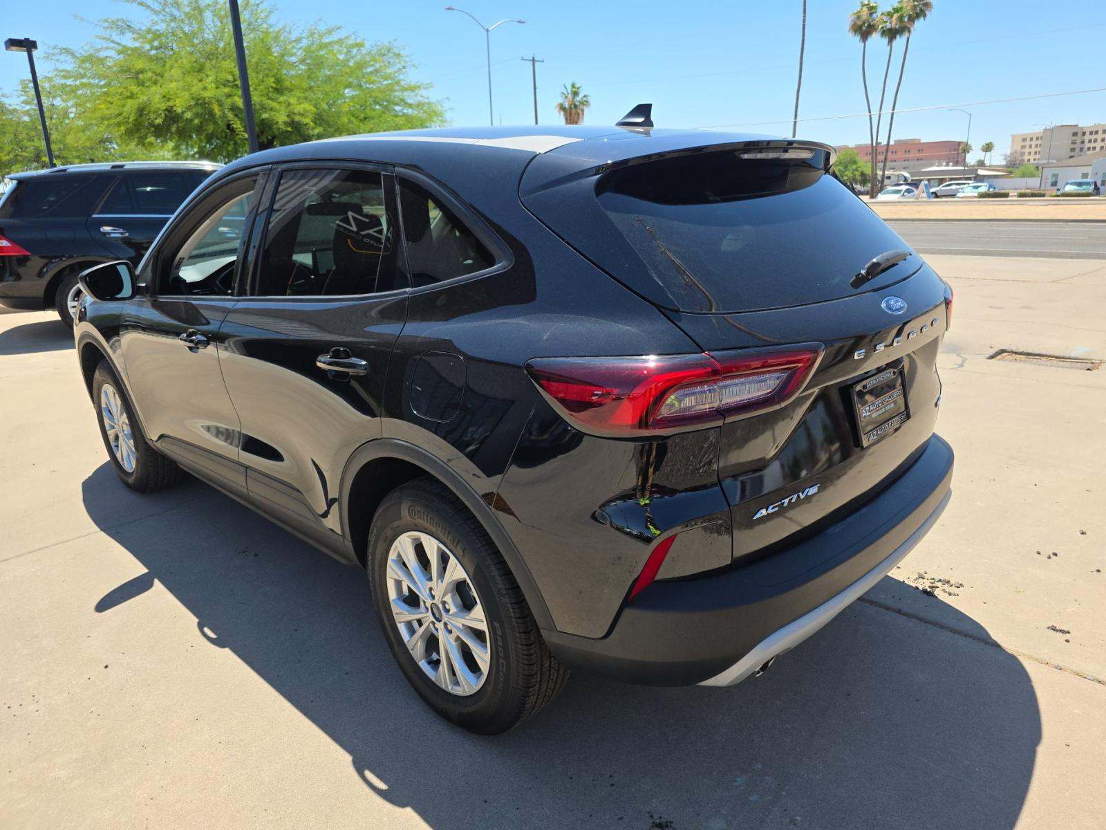 FORD ESCAPE - 2