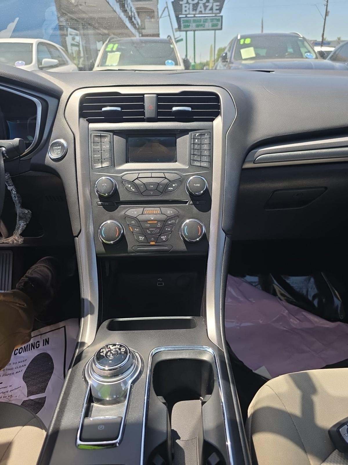 FORD FUSION - 10