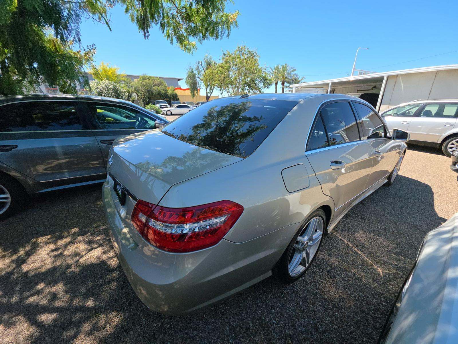 MERCEDES-BENZ E-CLASS - 3