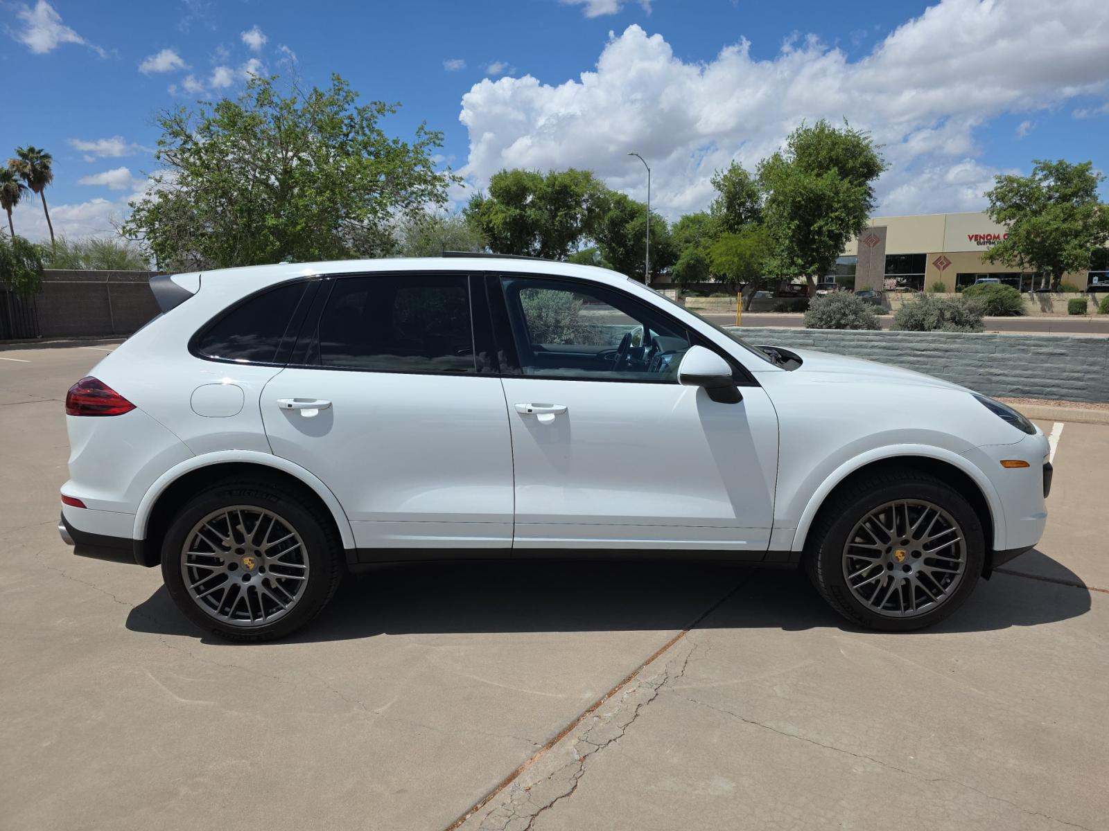 PORSCHE CAYENNE - 4