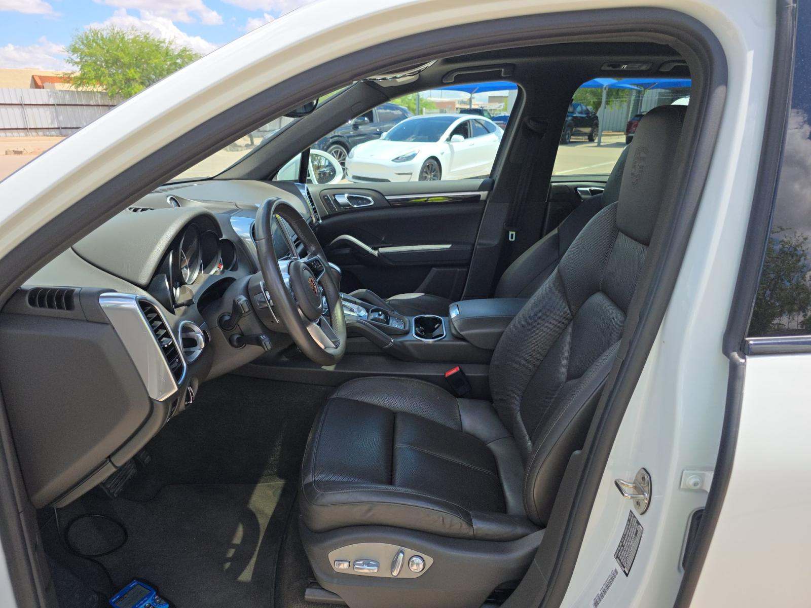 PORSCHE CAYENNE - 6