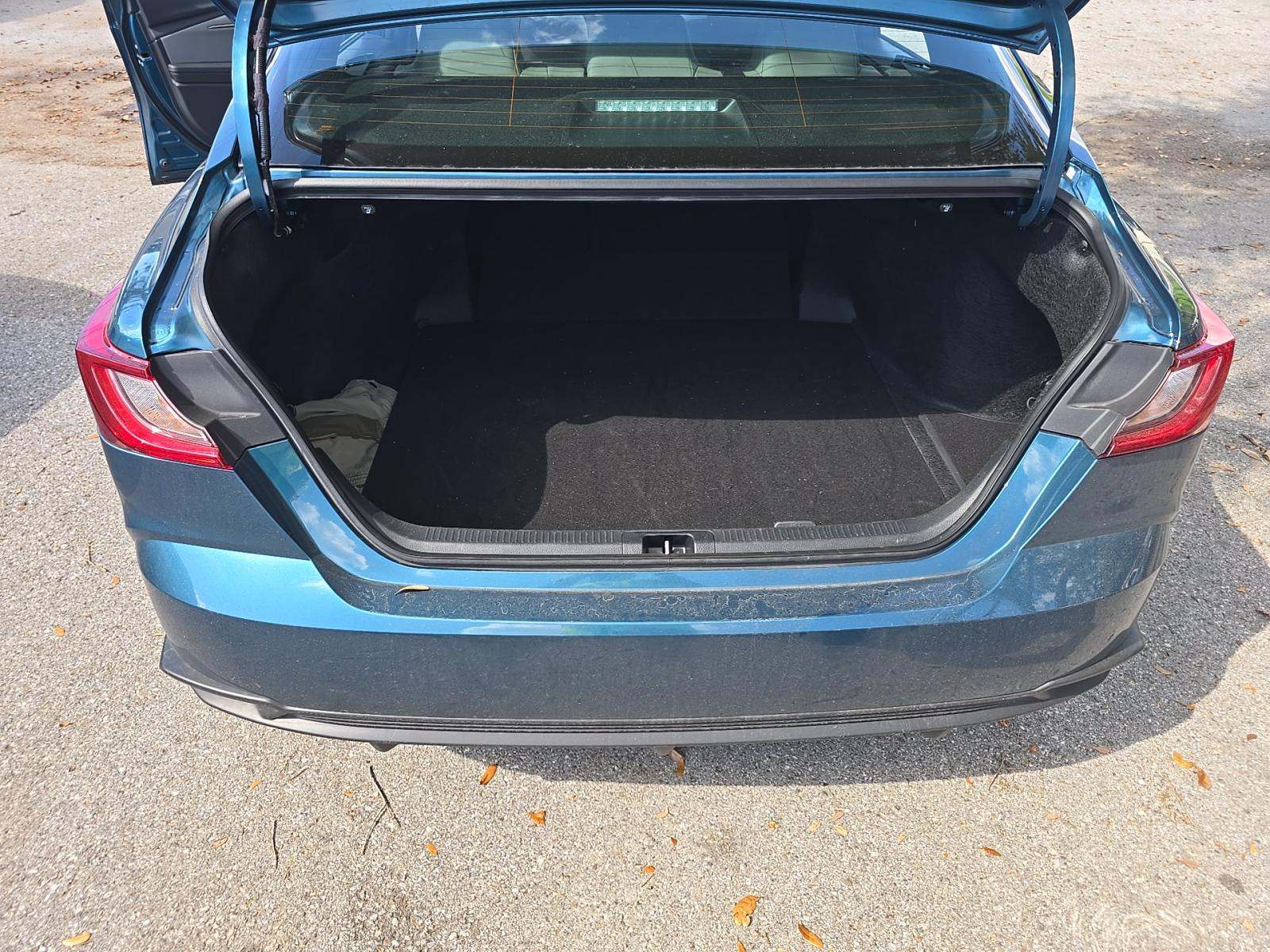 2025 Toyota Camry SE FWD