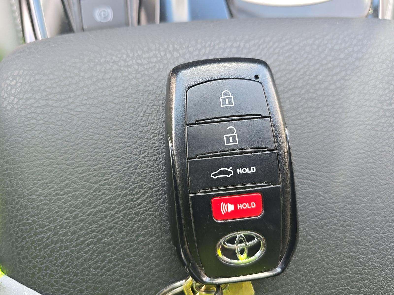 2025 Toyota Camry SE FWD