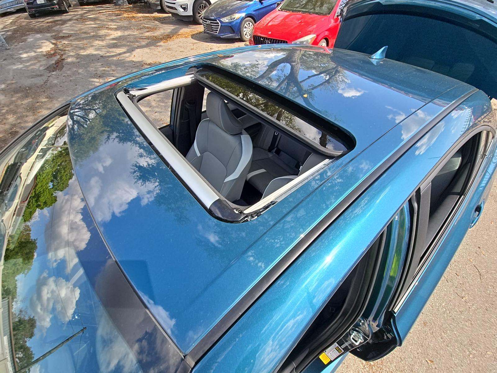 2025 Toyota Camry SE FWD