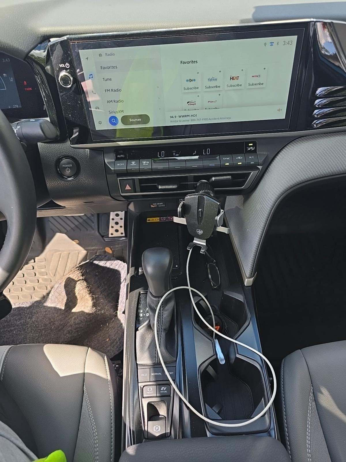 2025 Toyota Camry SE FWD