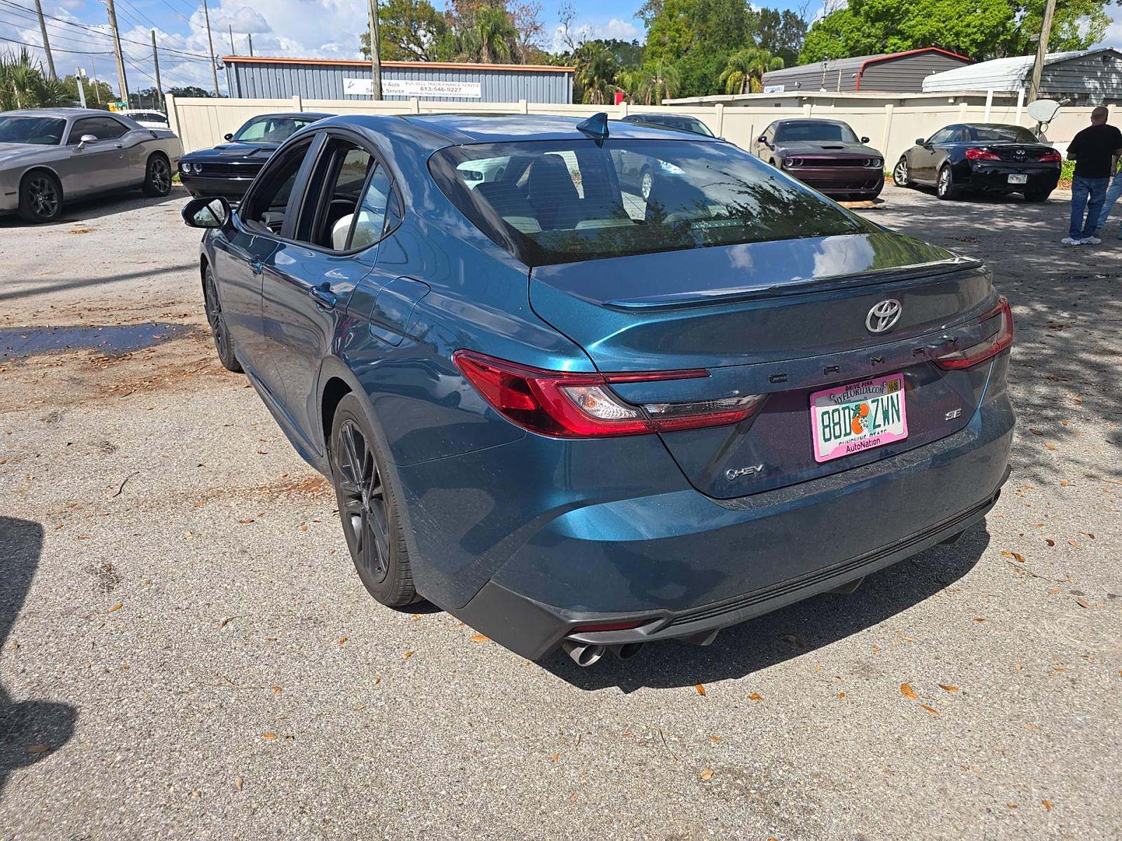 2025 Toyota Camry SE FWD