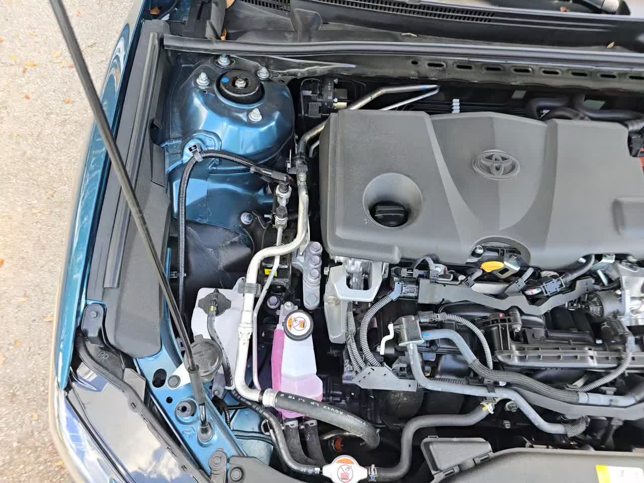 2025 Toyota Camry SE FWD