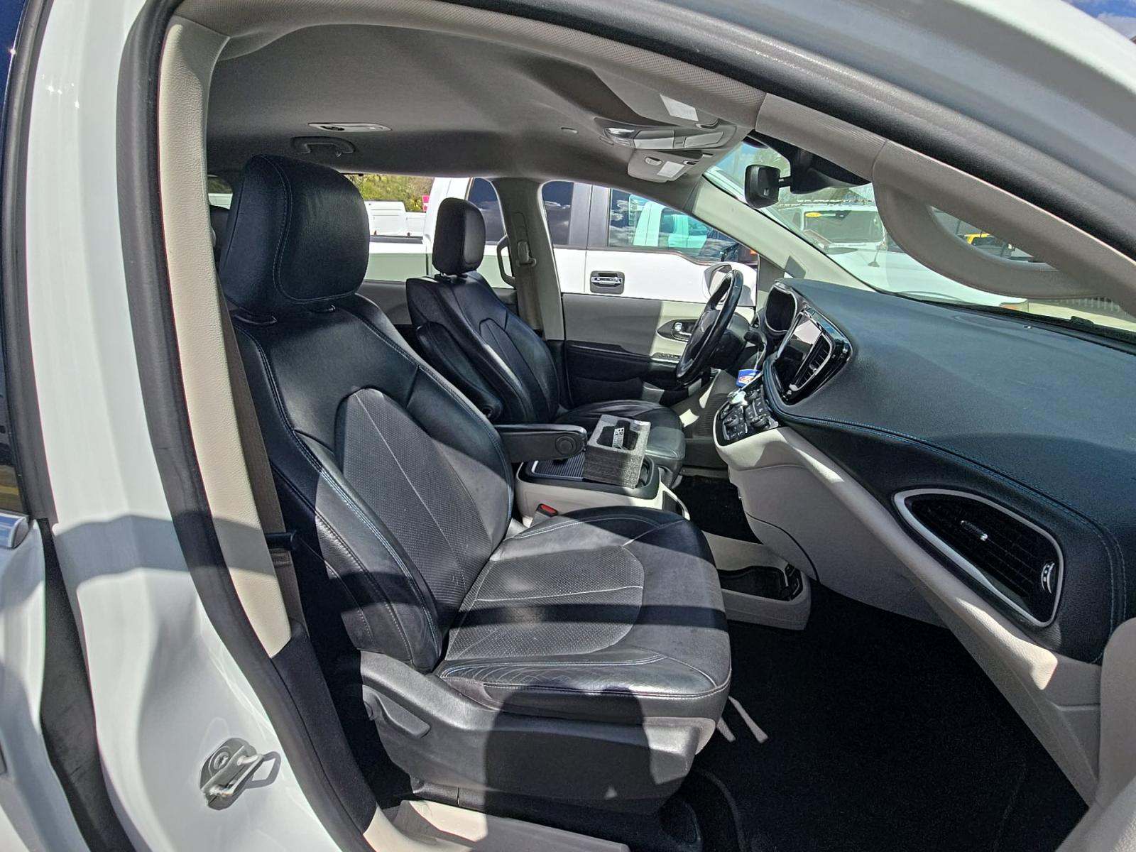 2021 Chrysler Pacifica Touring L FWD