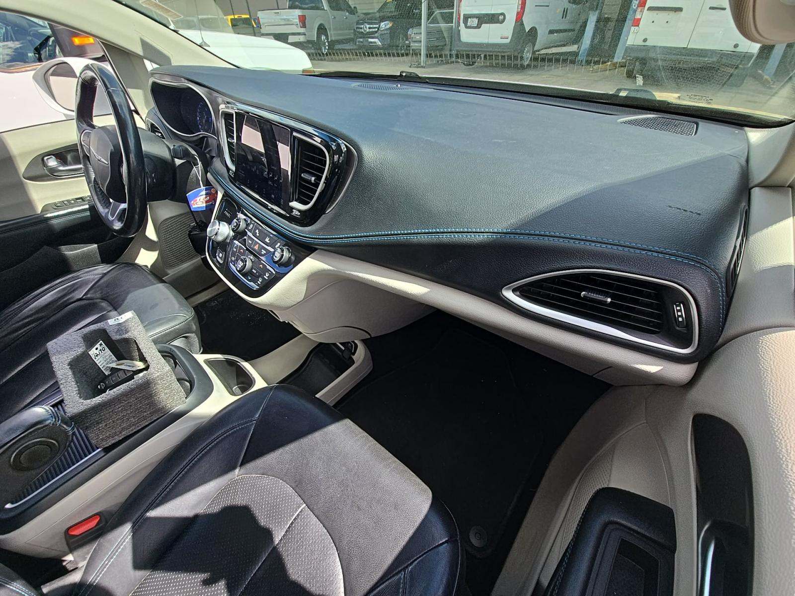 2021 Chrysler Pacifica Touring L FWD