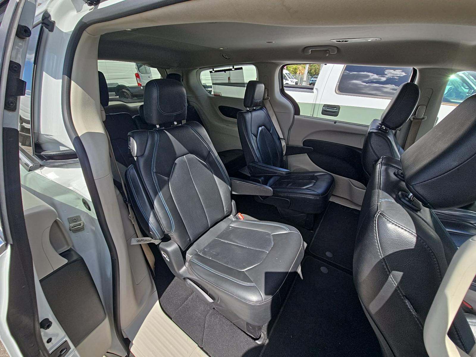 2021 Chrysler Pacifica Touring L FWD