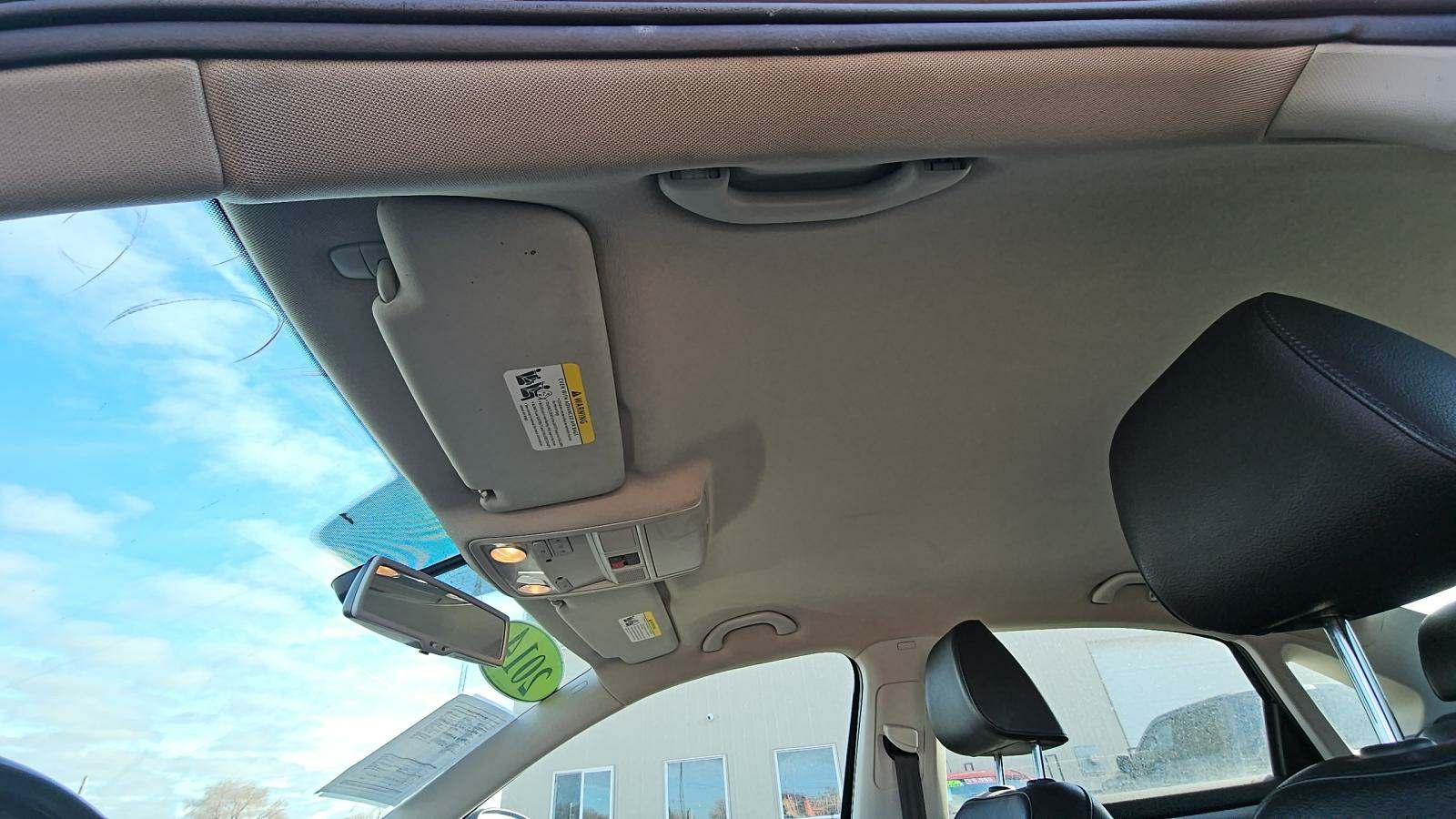 2014 Volkswagen Passat SE FWD