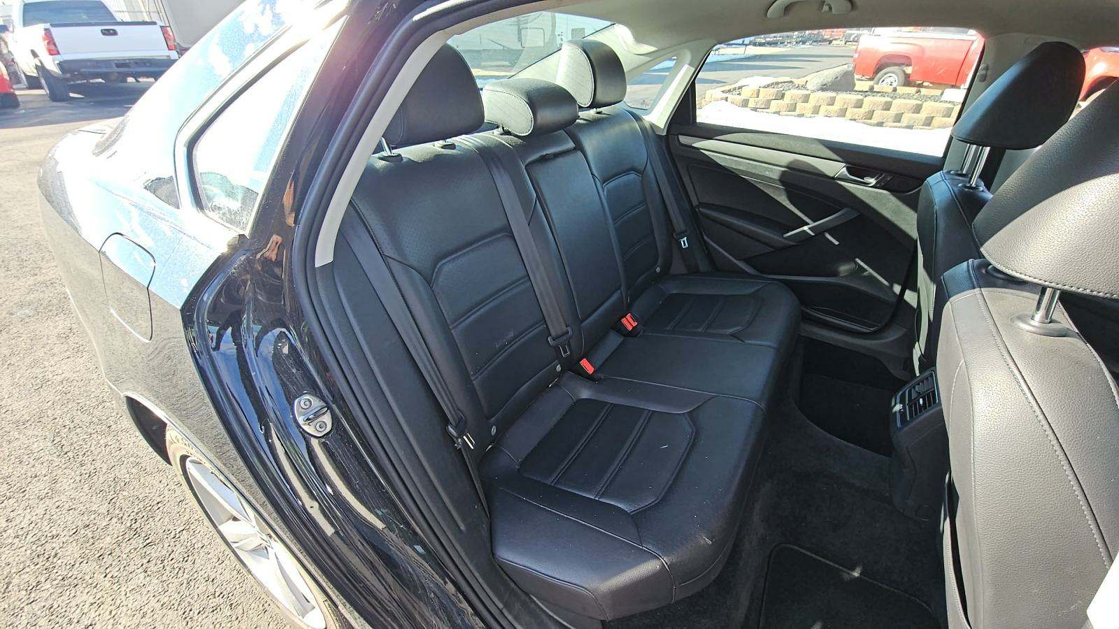 2014 Volkswagen Passat SE FWD