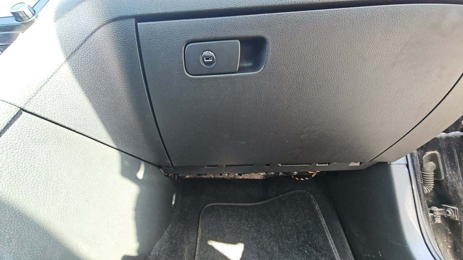 2014 Volkswagen Passat SE FWD