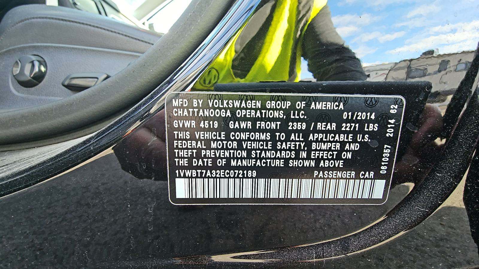 2014 Volkswagen Passat SE FWD