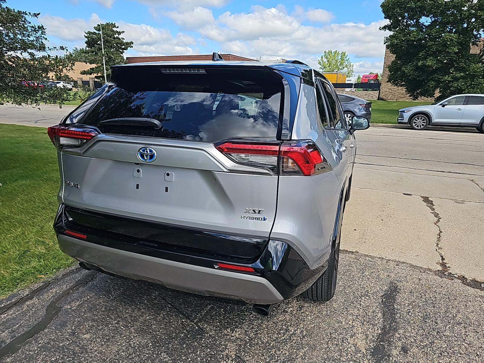 2022 Toyota RAV4 Hybrid XSE AWD