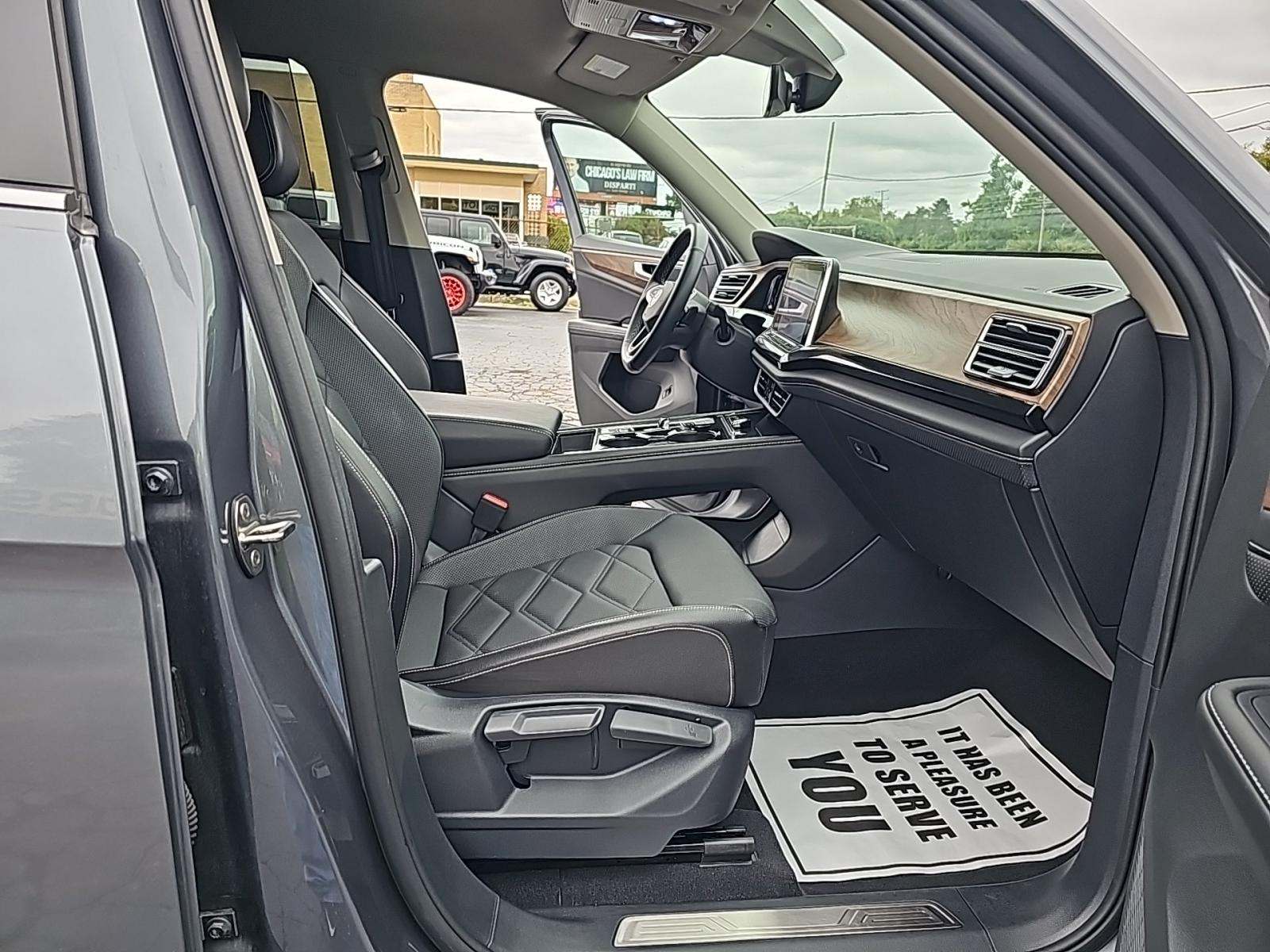 2025 Volkswagen Atlas 2.0T SE FWD