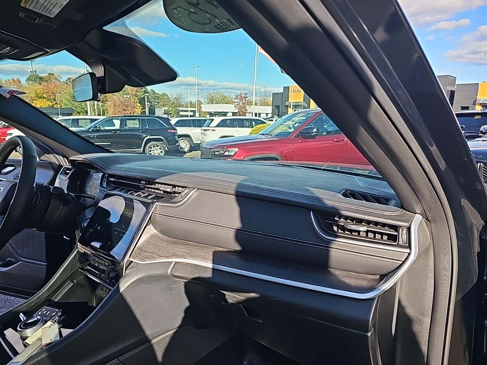 2025 Jeep Grand Cherokee Limited AWD