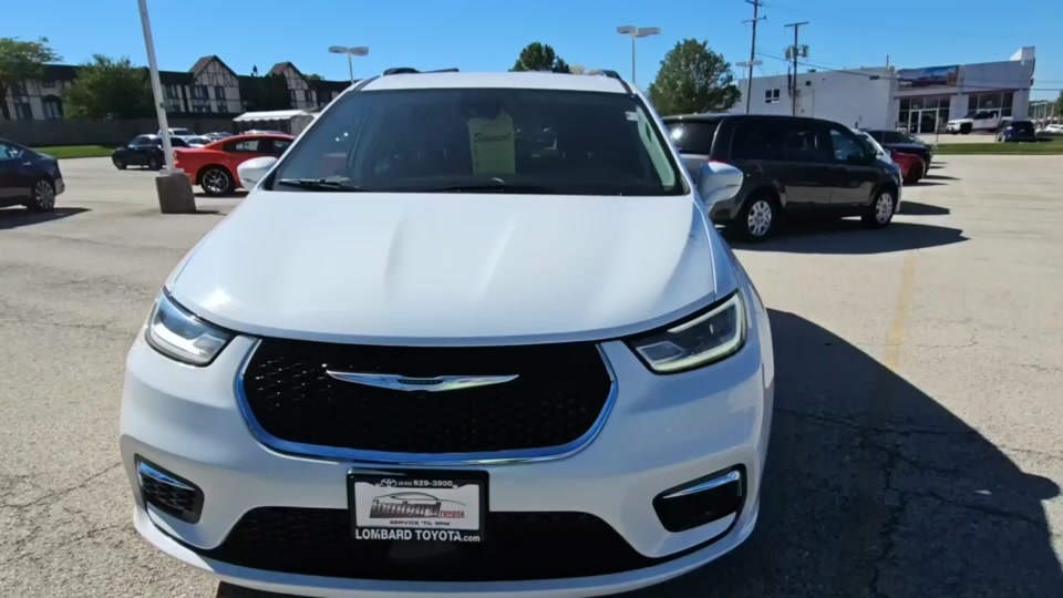 2022 Chrysler Pacifica Touring L 121.6