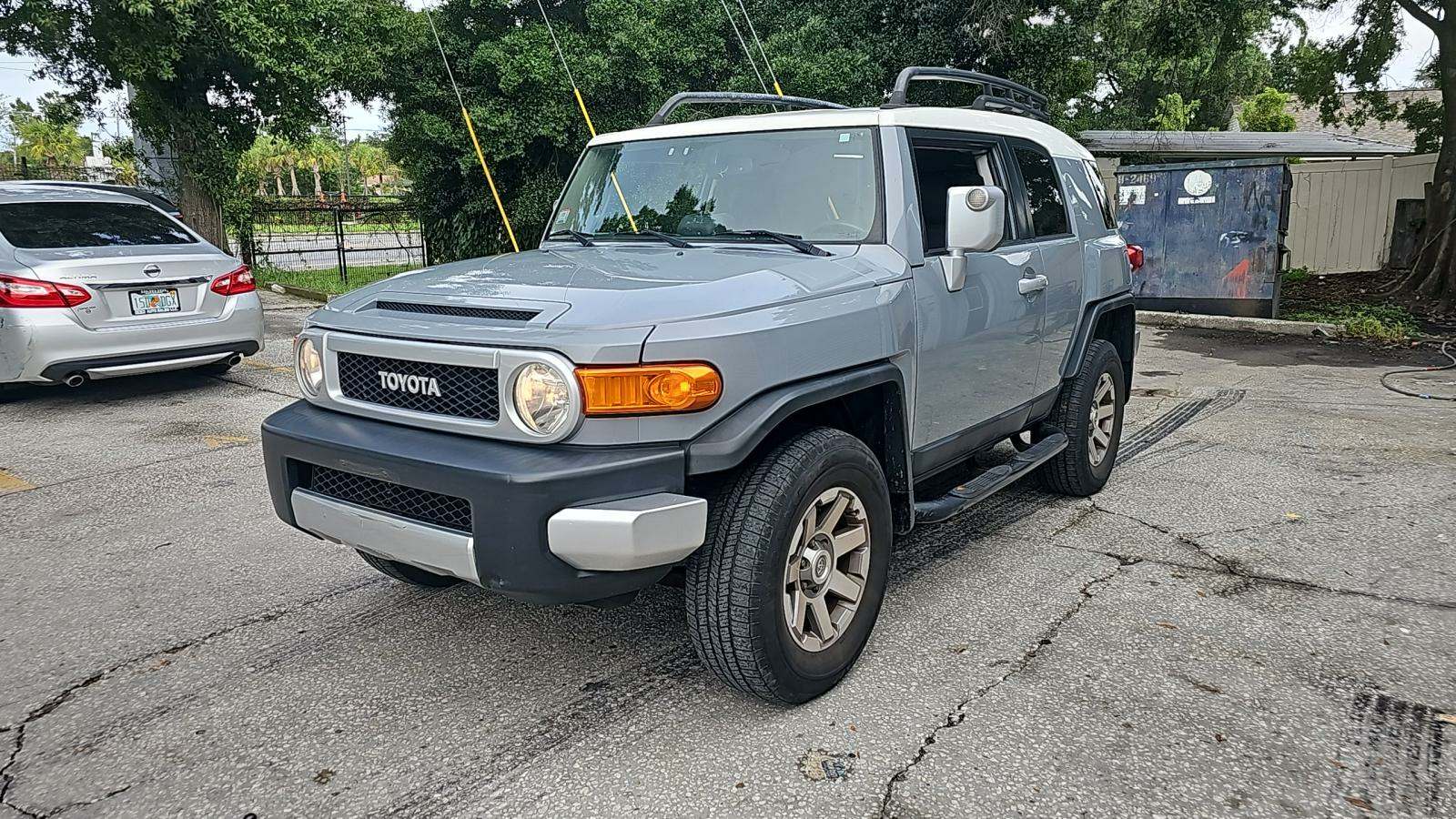 2014 Toyota FJ Cruiser w/Rear Doors
