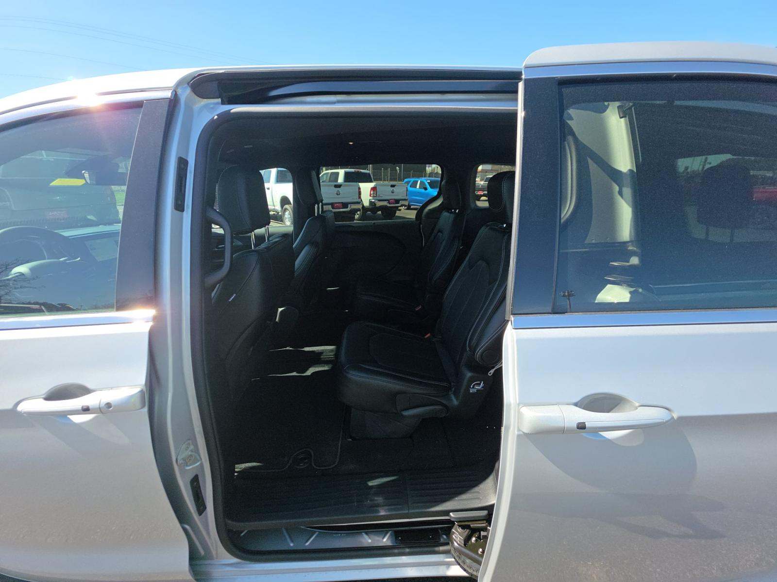 CHRYSLER VOYAGER - 9
