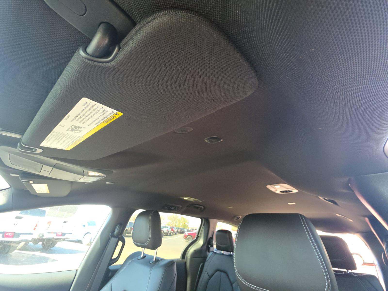 CHRYSLER VOYAGER - 7