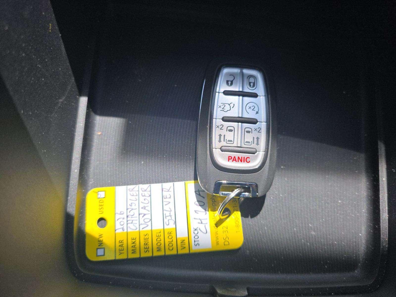 CHRYSLER VOYAGER - 4